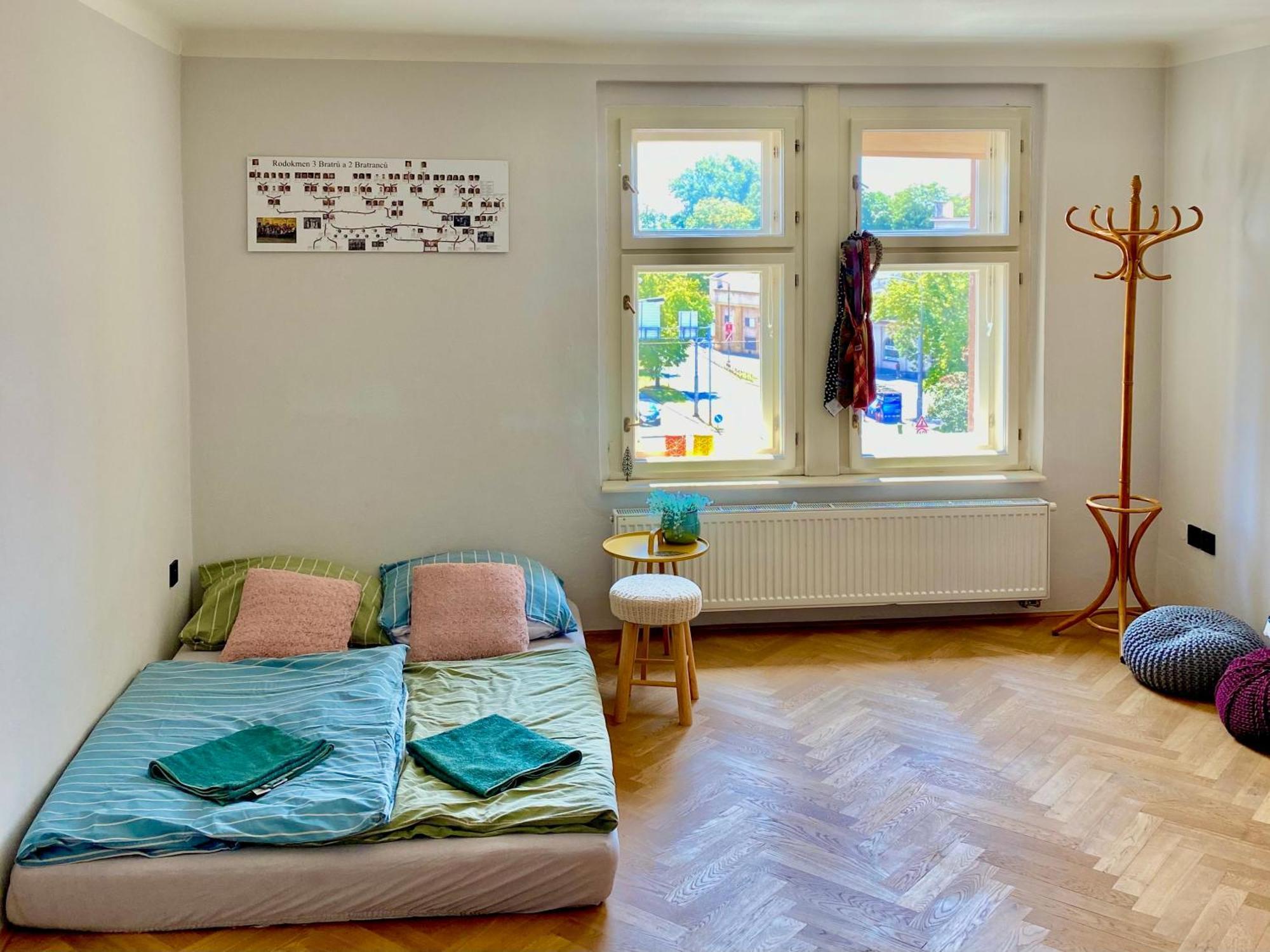 Knk Vibrant Central Spacious Hideaway Apartment Hradec Králové Exterior foto